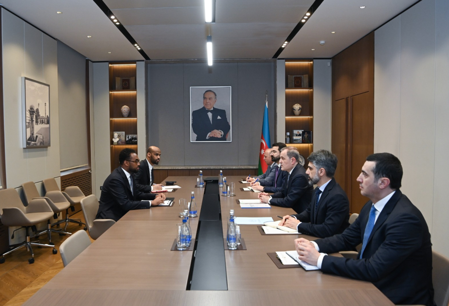 Somalinin ilk rezident səfiri etimadnaməsinin surətini nazirə təqdim edib