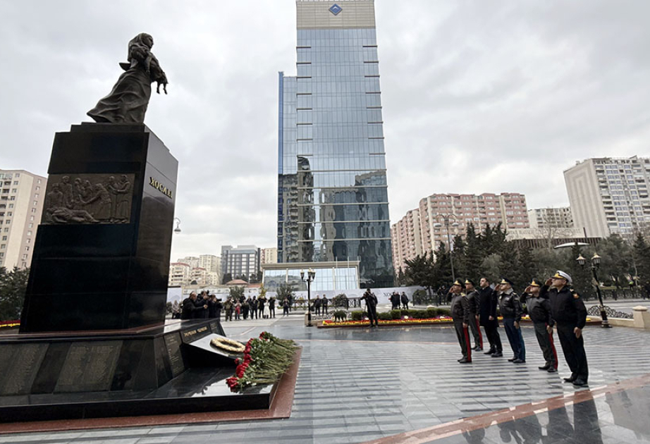 Azerbaijan Defense Ministry’s leadership visits Mother’s Cry Memorial