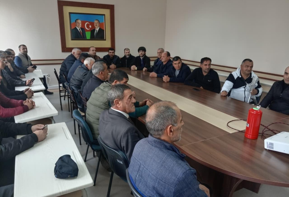 Naxçıvan Regional Peşə Hazırlıq Mərkəzinin müdavimləri əməyin mühafizəsi barədə məlumatlandırılıblar