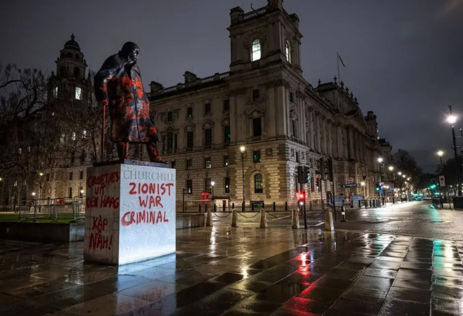 Churchill statue defaced with ‘Zionist war criminal’ graffiti