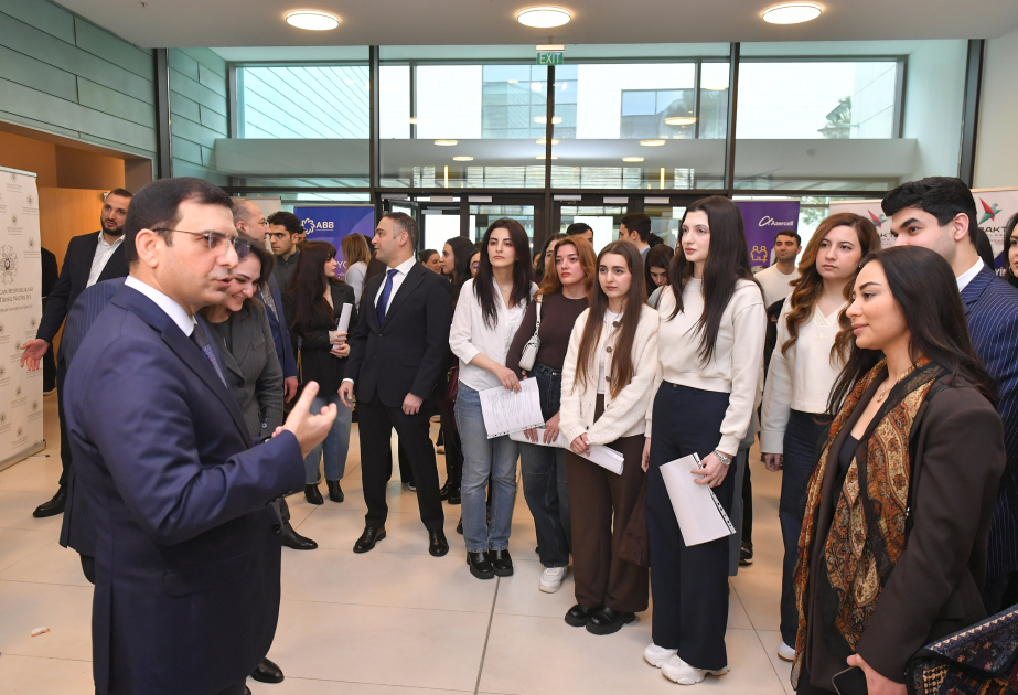 Dövlət Proqramının məzunları üçün 40-dan çox qurumun iştirakı ilə karyera sərgisi açılıb VİDEO