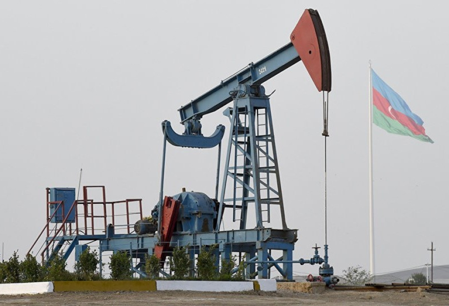 Azerbaijani oil price declines in global markets