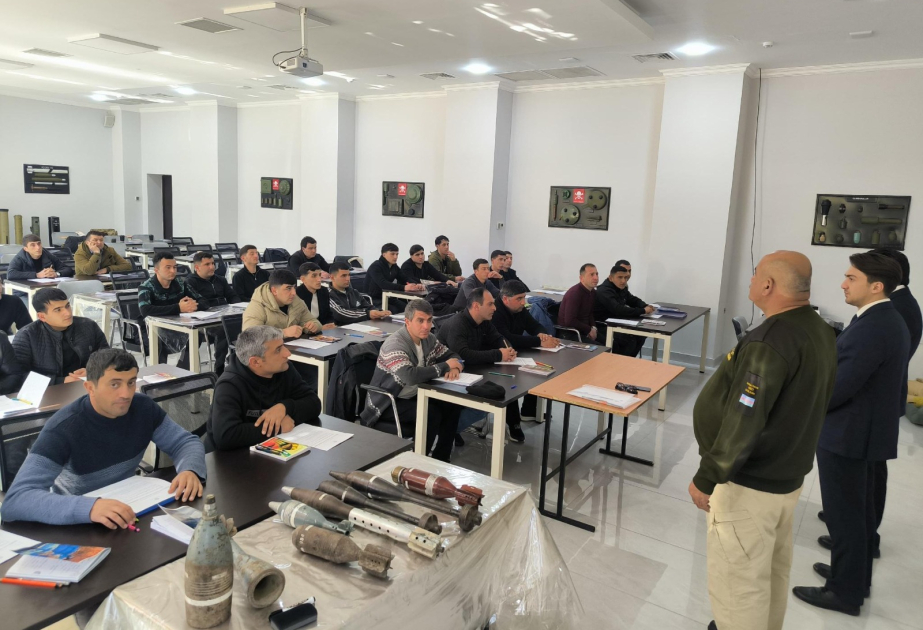 Nazirlik: Daha 40 işsiz ANAMA ilə birgə təşkil olunan peşə hazırlığı kursuna cəlb edilib