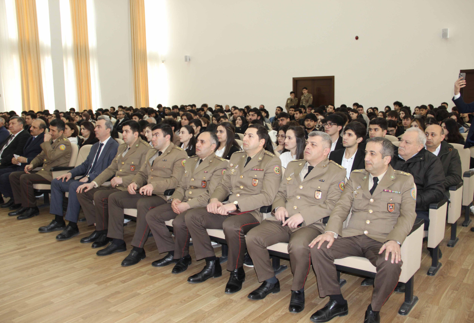 Kollecdə tələbələr fövqəladə hallara hazırlıqla bağlı məlumatlandırılıb