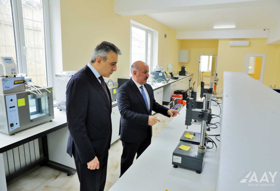 AAYDA-nın sədri institut və laboratoriyanın fəaliyyəti ilə tanış olub