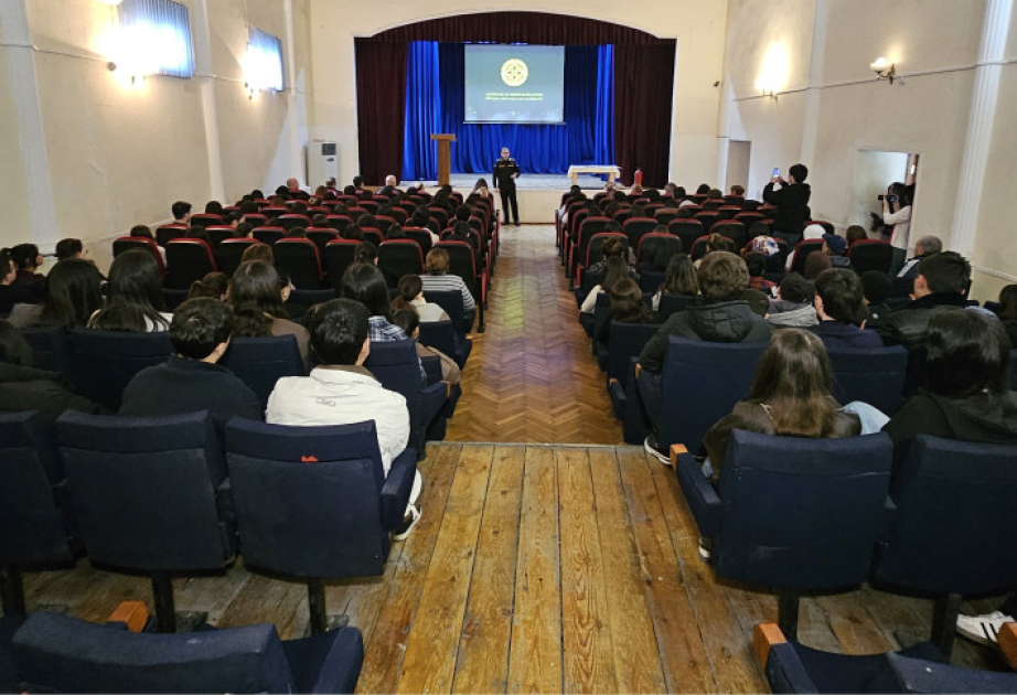 Tələbələr fövqəladə hallar zamanı davranış qaydaları barədə məlumatlandırılıblar