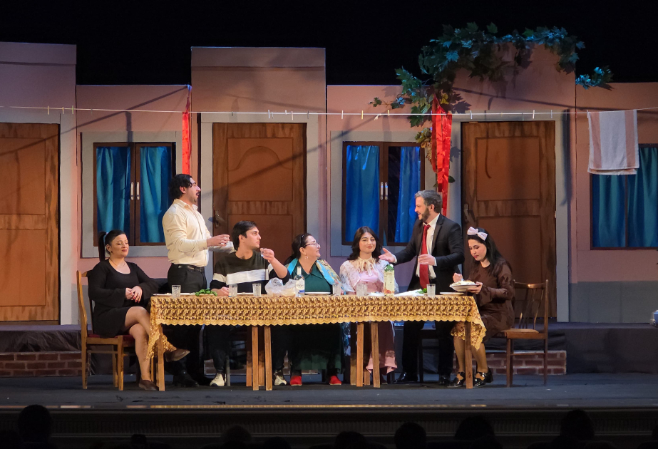 Sumqayıt Teatrında “Gəlinlərin savaşı” tamaşasının premyerası olub