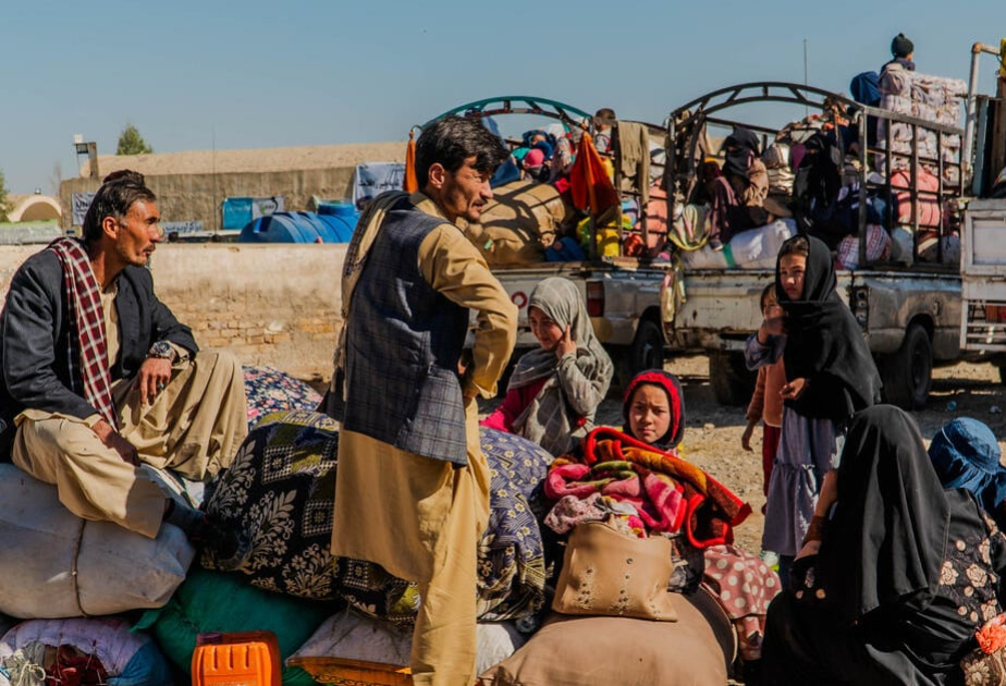 Pakistan 389 əfqan qaçqını ölkədən çıxarıb