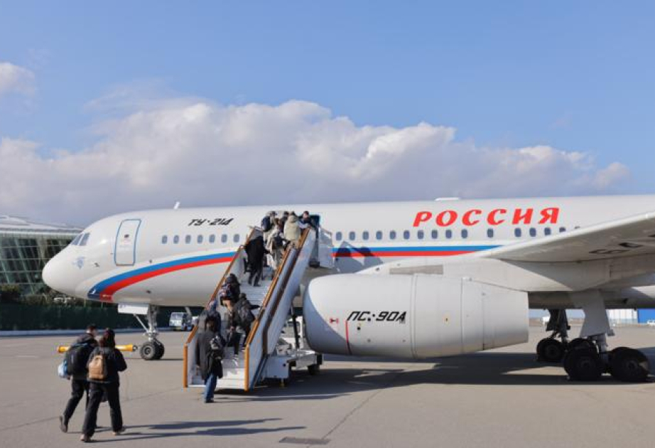 Самолет МЧС России эвакуирует граждан РФ из Азербайджана