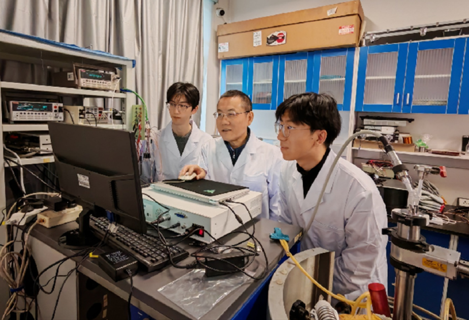 Chinese scientist honored with top superconductivity award