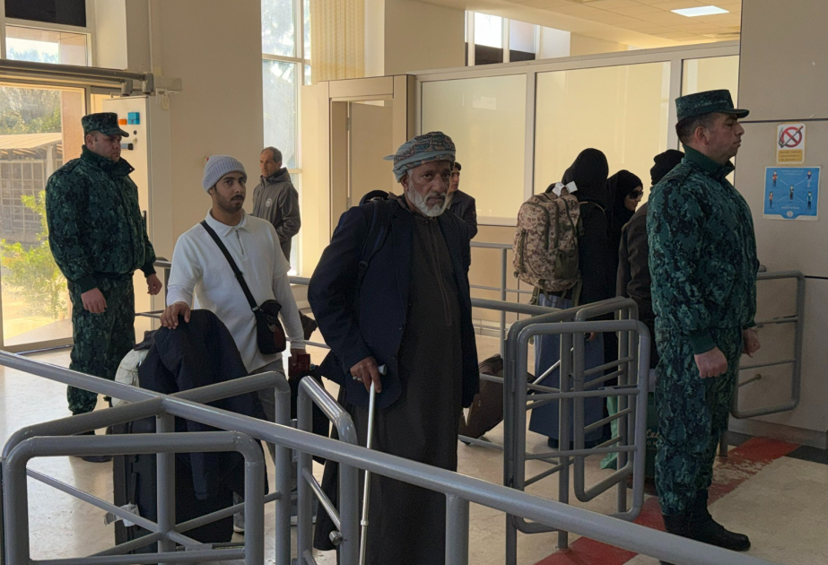 Más de 1.100 personas fueron evacuadas desde Irán a través de Azerbaiyán