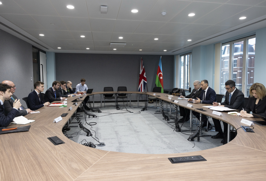 Azərbaycanla Böyük Britaniya arasında uçuşların sayı artırıla bilər