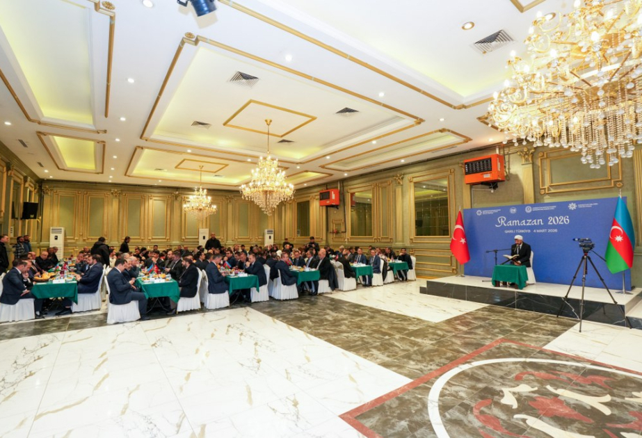 Qarsda iftar süfrəsi açılıb