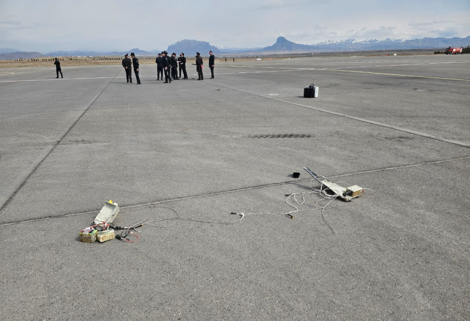 Restos del dron que cayó en el aeropuerto de Najchiván – FOTOS