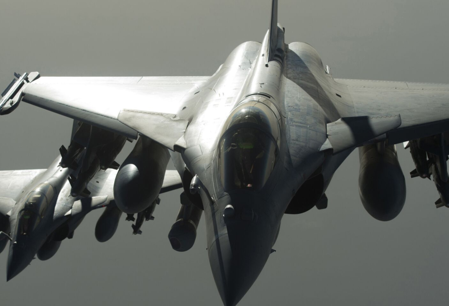 Francia envía seis cazas “Rafale” más a los Emiratos Árabes Unidos