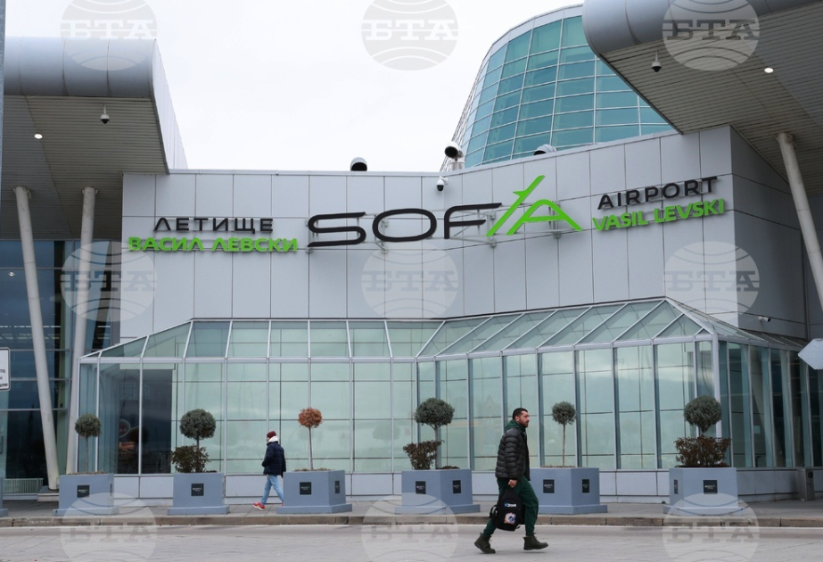 Bulgarian tourists fly back to Sofia from Dubai, Abu Dhabi
