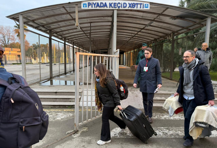 Diplomáticos italianos evacuados de Irán