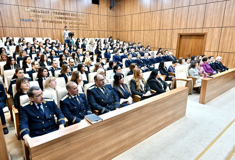Baş Prokurorluqda qadınların cəmiyyətdəki rolundan danışılıb, onlara mükafatlar təqdim olunub