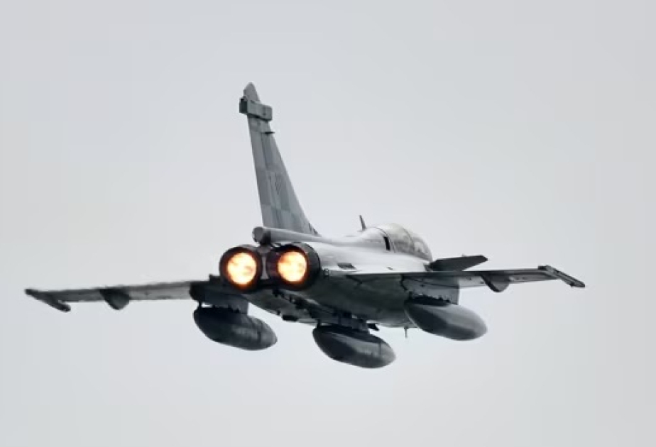 Nadir hadisə: “Rafale” qırıcı təyyarəsi elektrik xəttini qıraraq yüzdən çox evi işıqsız qoyub