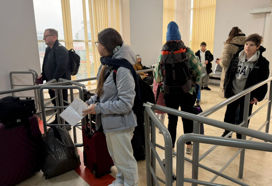 Diplomáticos polacos evacuados desde territorio iraní hacia Azerbaiyán