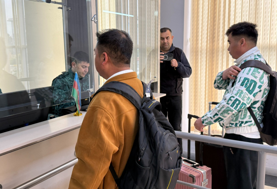 Huit citoyens chinois évacués d’Iran en Azerbaïdjan