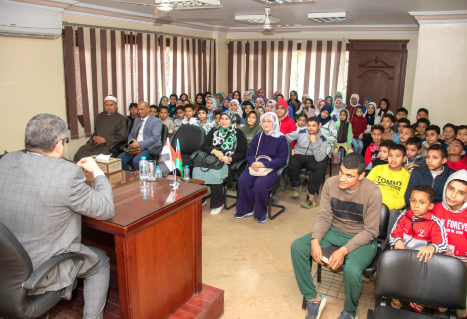Entrega de diplomas a 91 niños en la Sociedad de Amistad Egipto-Azerbaiyán