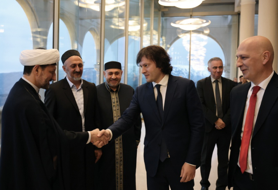 Gürcüstanın Baş naziri müsəlman icması üçün iftar süfrəsi açıb