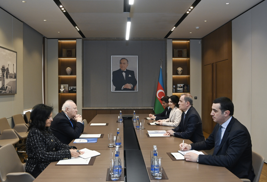 Miguel Ángel Moratinos elogia la política de Azerbaiyán en materia de diálogo intercultural
