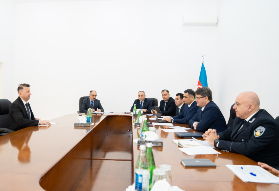 Ekologiya və təbii sərvətlər naziri Şabranda vətəndaşların müraciətlərini dinləyib