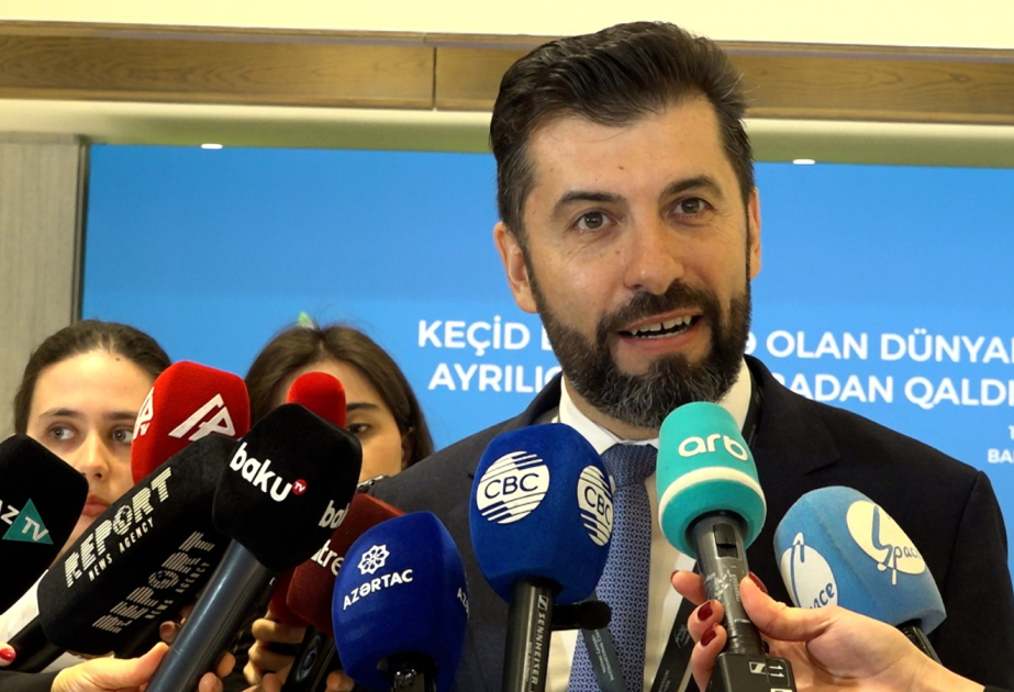 Ex Primer Ministro: “Felicito a Azerbaiyán y al Presidente Ilham Aliyev por la organización de la conferencia a alto nivel”