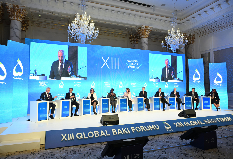 Panel beim Globalen Baku-Forum diskutiert Ethik und Regulierung von KI