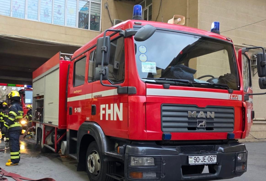 Bakının Nizami rayonunda çoxmərtəbəli binada yanğın baş verib