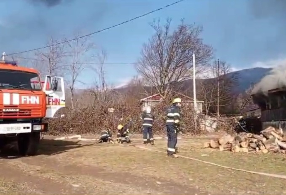 Zaqatalada ikimərtəbəli evdə yanğın olub