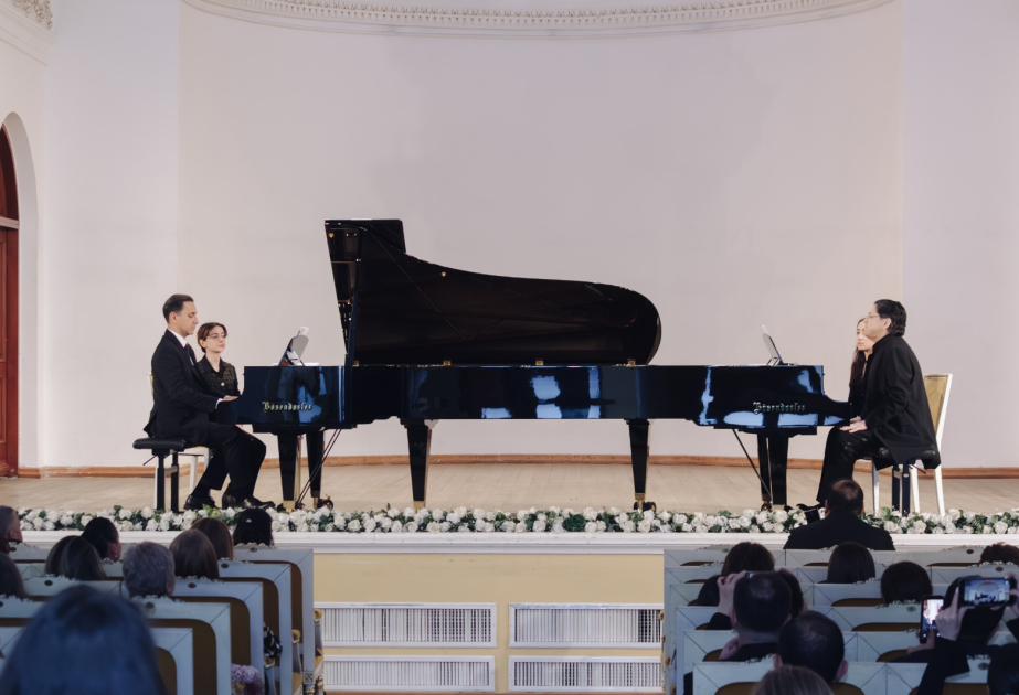 Filarmoniyaya “Bösendorfer” konsert royalları təqdim olunub