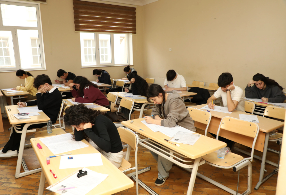 Tam orta təhsil səviyyəsi üzrə buraxılış imtahanı keçirilib