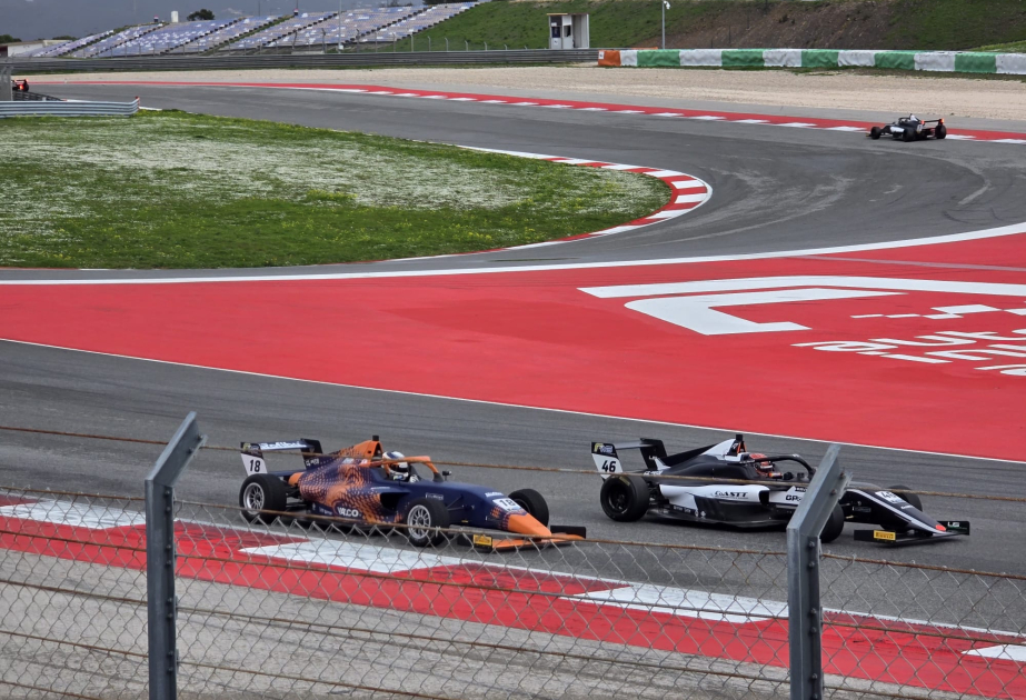 Azərbaycanlı pilot Formula 4 testlərini uğurla başa vurub
