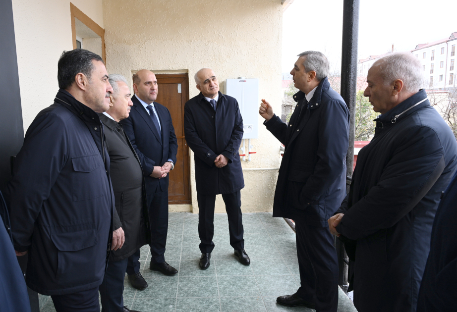 Khodjavend : Les membres de la Cellule de coordination chargée de résoudre les problèmes dans les territoires libérés inspectent une maison rénovée