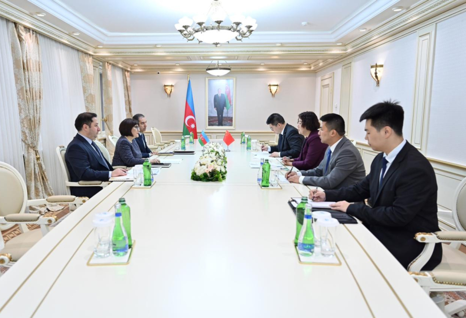 Azerbaiyán y China examinan las perspectivas de profundizar sus relaciones