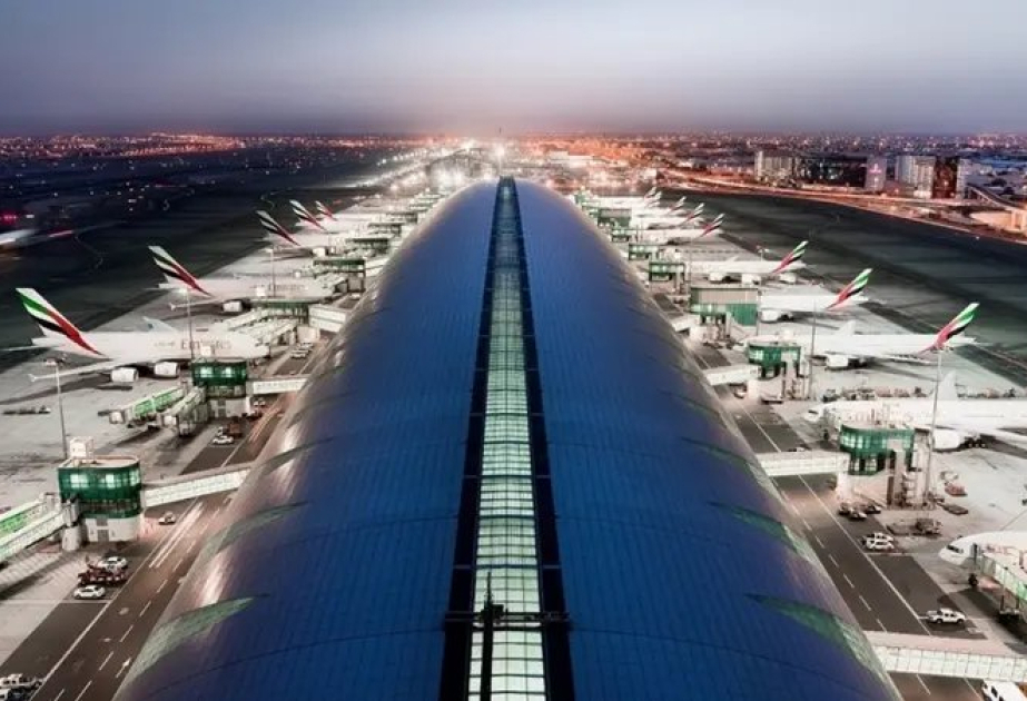 الإمارات العربية المتحدة تعلن إغلاق مجالها الجوي بالكامل