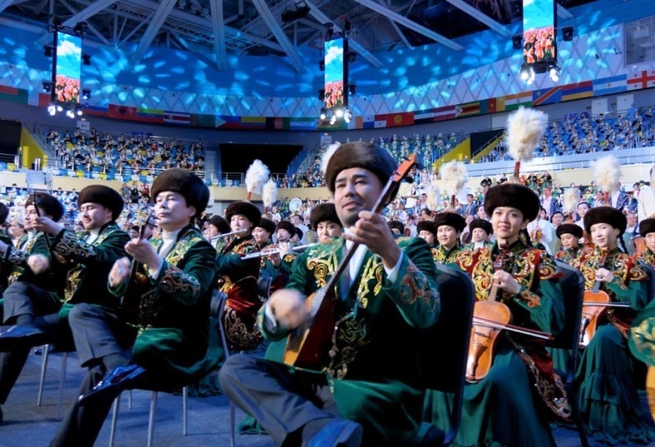 Novruz Astanada minlərlə musiqiçini bir araya gətirib