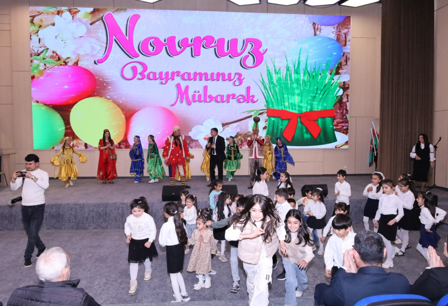 Füzulidə bayram coşqusu: Mirzə Uluqbəy adına məktəbdə İlaxır çərşənbə təntənəsi
