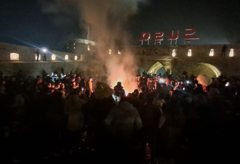 Şuşada İlaxır çərşənbə: Qala qapısı qarşısında bayram tonqalı qalanıb