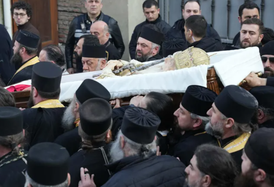 Patriarx II İliyanın nəşi Patriarxlıqdan Müqəddəs Üçlük Kafedralına aparılıb