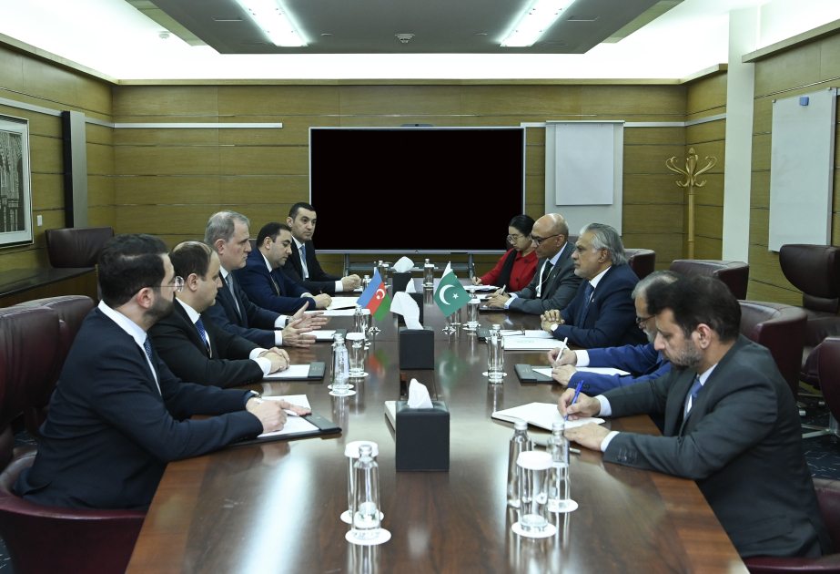 Azerbaiyán y Pakistán abordan las relaciones bilaterales