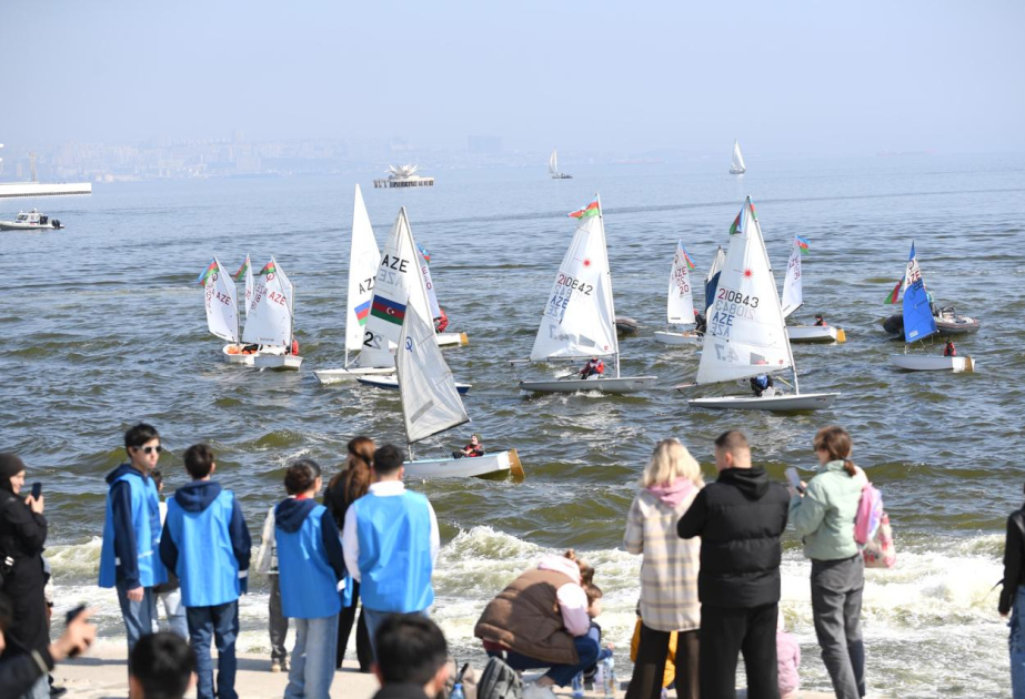 Xəzərdə Novruz coşqusu - skuterlərin və yelkənli qayıqların paradı  FOTO