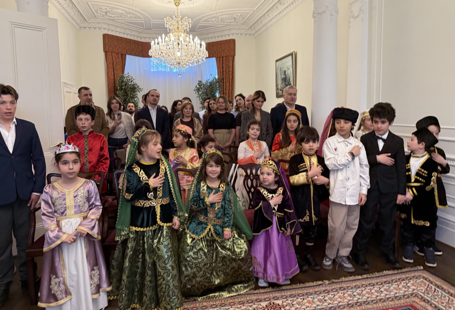 Londondakı Azərbaycan məktəbinin şagirdləri Novruz bayramını qeyd ediblər VİDEO