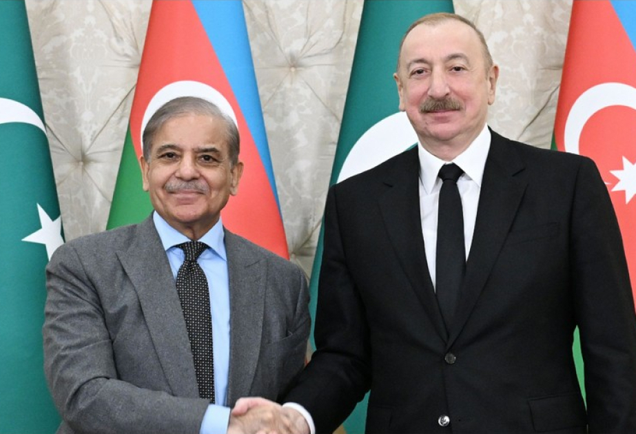 El Presidente de Azerbaiyán felicitó al Primer Ministro de la República Islámica de Pakistán