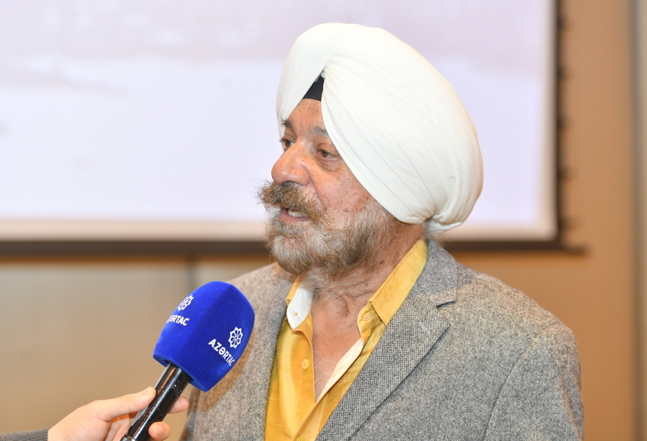 Hindistanlı səyyah: Azərbaycanda çox yaxşı dostlar qazanmışam VİDEO