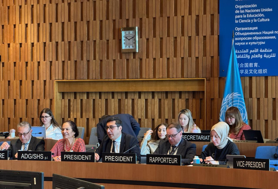 Azerbaijani minister chairs first official meeting of COP10 Bureau at UNESCO