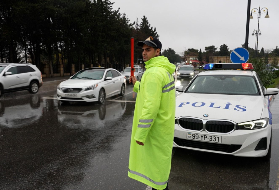 Polis yağışlı havada fasiləsiz xidməti davam etdirir VİDEO